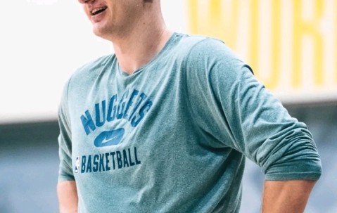 开云体育 -包含门兴格拉德巴赫训练开放日，集结日内部沟通引欢呼，NBA季后赛在即，球队文化再被提及的词条